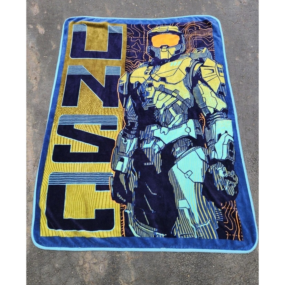 Halo UNSC Master Chief‎ Micro Plush Fleece Throw Blanket Wall Hanging Video Game